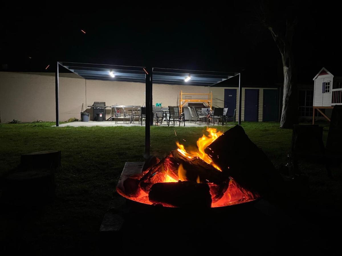 Lakeside Motel Waterfront Lakes Entrance Buitenkant foto