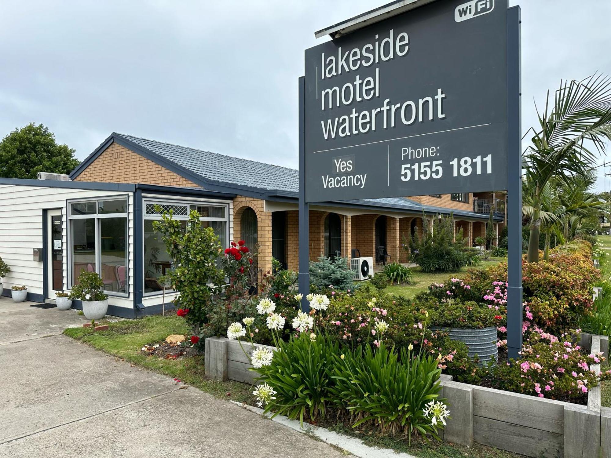 Lakeside Motel Waterfront Lakes Entrance Buitenkant foto