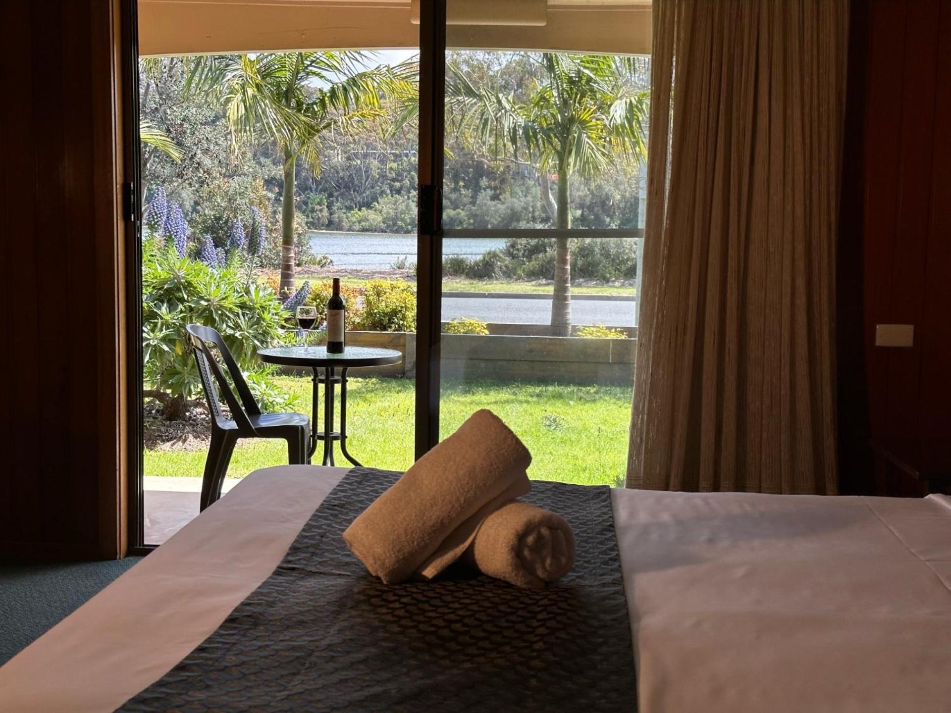 Lakeside Motel Waterfront Lakes Entrance Buitenkant foto