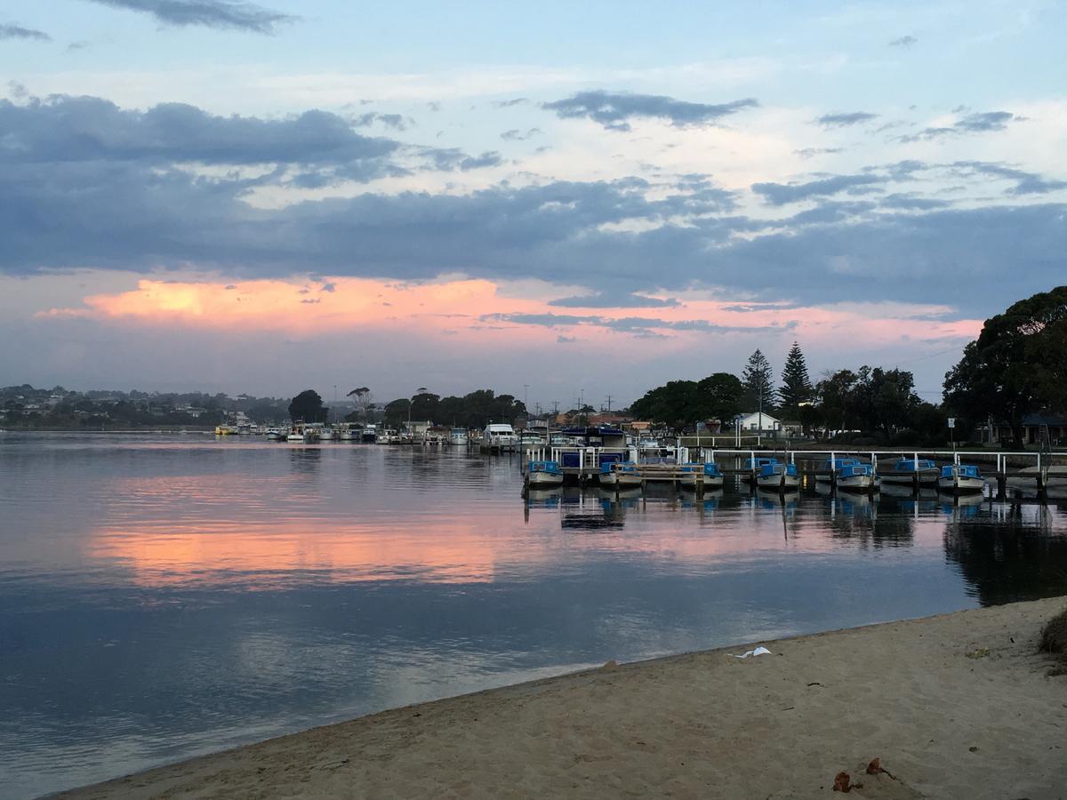 Lakeside Motel Waterfront Lakes Entrance Buitenkant foto
